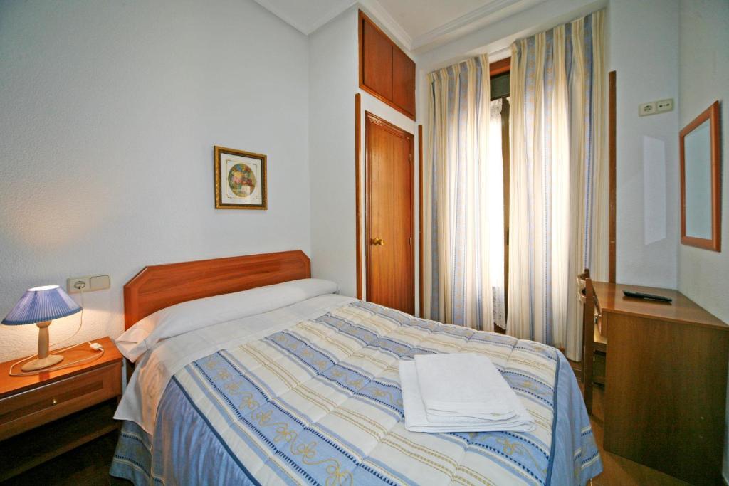 Hostal San Antonio Madrid Værelse billede