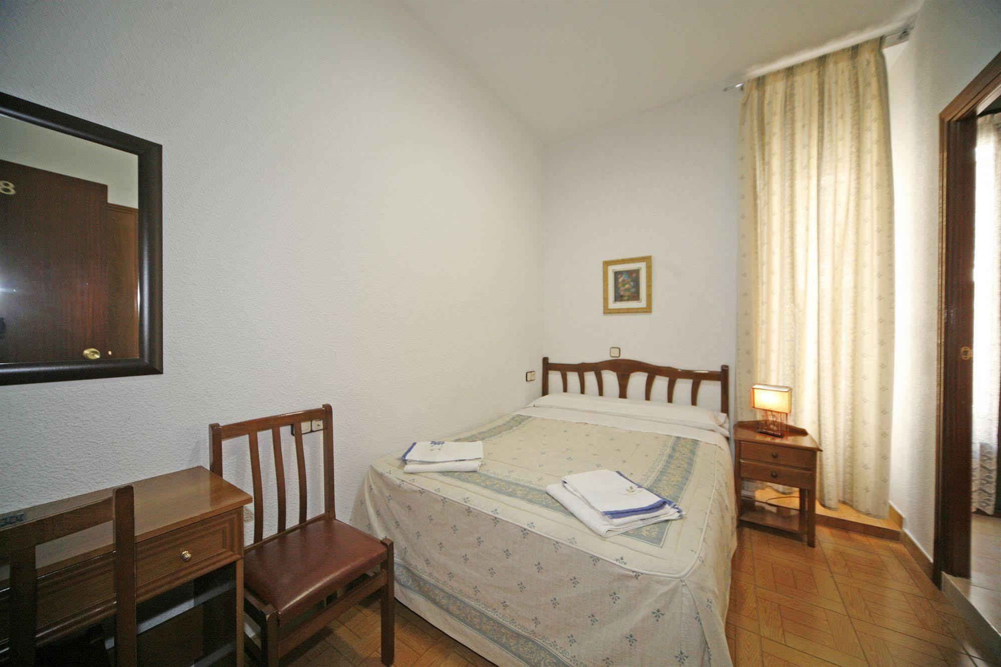 Hostal San Antonio Madrid Eksteriør billede